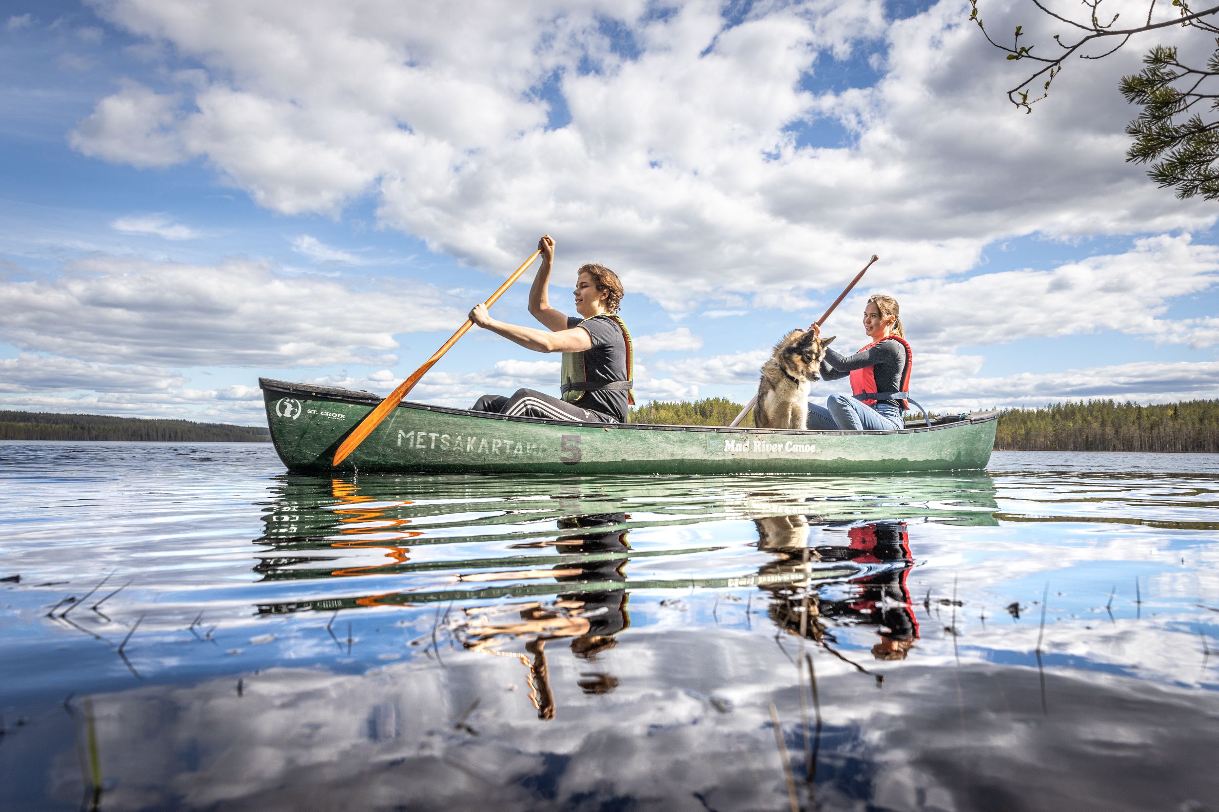 Metsäkartano Youth Centre canoeing